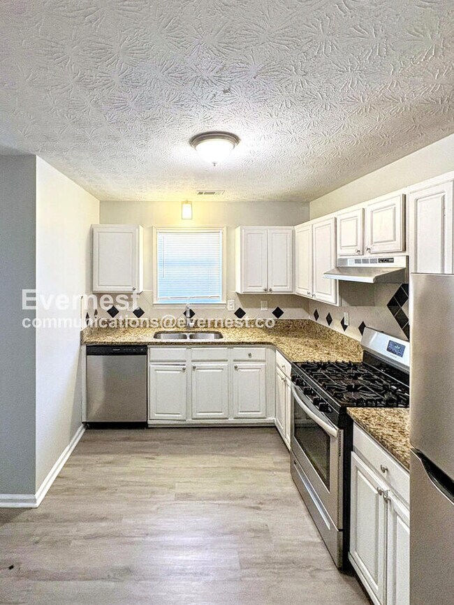 Foto del edificio - 201 Coldsprings Ct