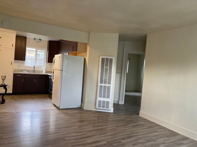 Building Photo - 25871-73 Huntwood Ave (LO)