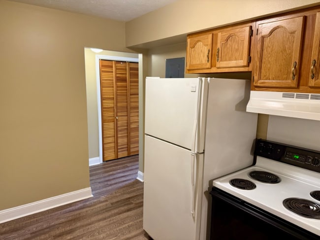 Building Photo - 946 Madison Ave