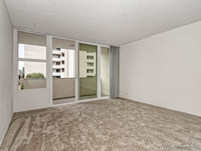 Foto del edificio - 2510 Torrey Pines Rd