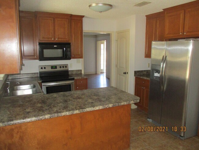 Foto del edificio - New Rental Listing- Lee County, GA