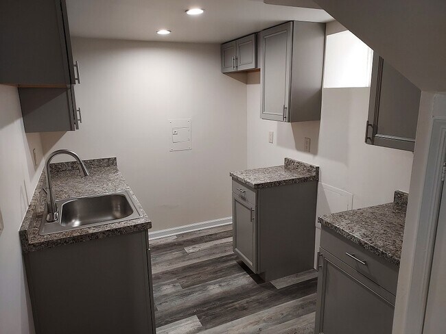 Foto del edificio - 1111 Salem Avenue, Unit C