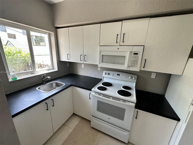 Foto del edificio - 8407 NW 5th Ave