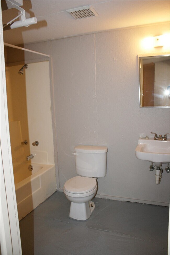 Foto del edificio - 620 N Leverett Ave