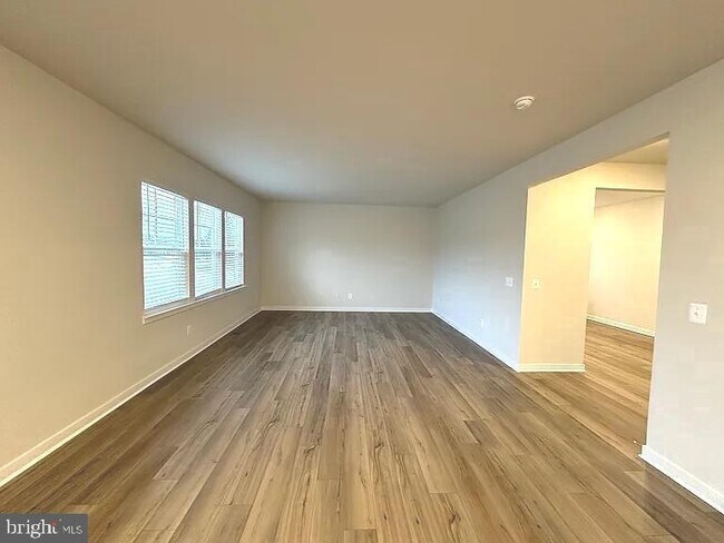 Building Photo - 2328 Hawkshill Dr