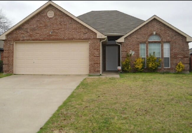 Building Photo - 113 Walnut Ln
