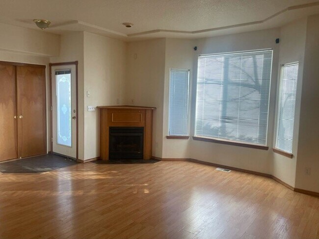 Foto del edificio - PM-128 - SE Steele St.
