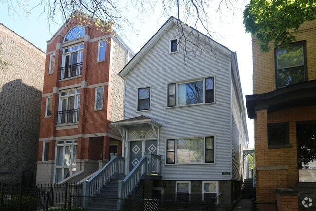 Building Photo - 3045 N Racine Ave