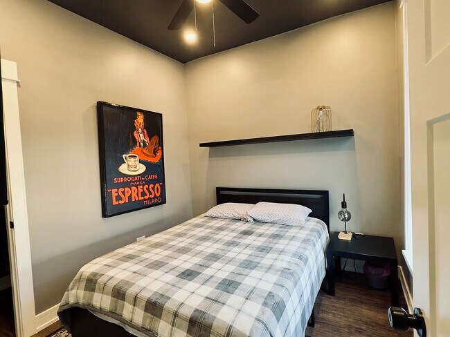 Foto del edificio - 1428 S Central Park Ave