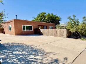 Building Photo - 2433 Valencia Dr NE