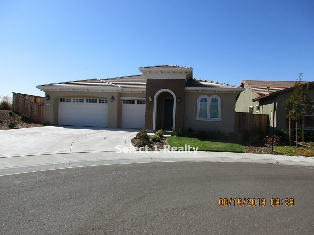 Foto principal - 60 Freeport Ct