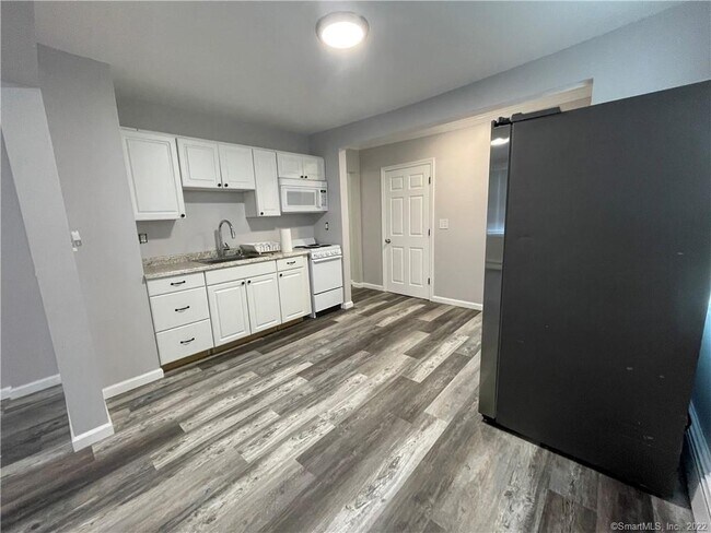 Foto del edificio - 1044 Farmington Ave