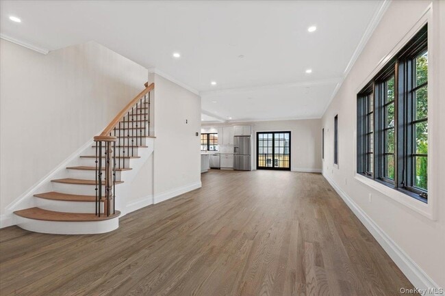 Building Photo - 93 Park Ave