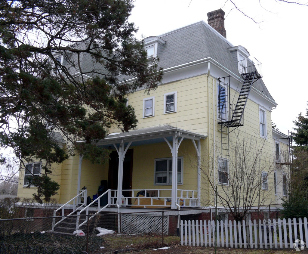 Building Photo - 171 N Washington St