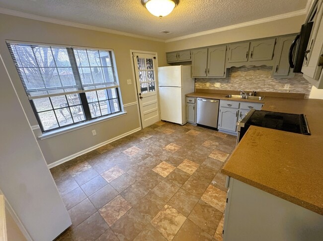 Building Photo - 6398 N Fawn Hollow Cir