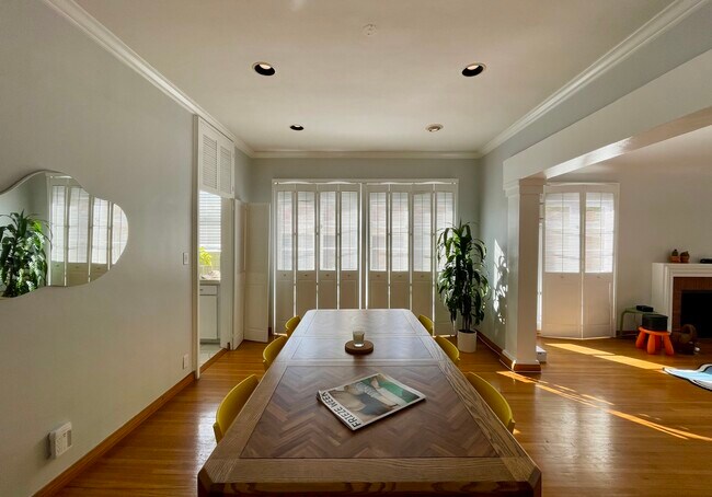 Foto del edificio - 8276 Norton Ave