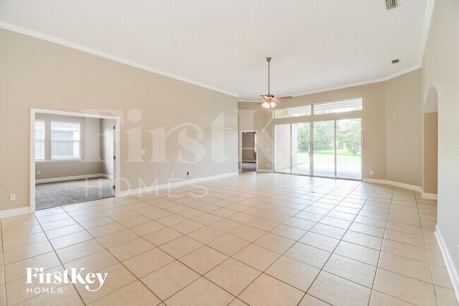 Foto del edificio - 2305 Yellow Jasmine Ln
