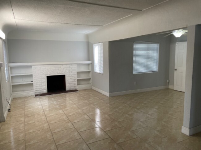 Foto del edificio - 4915 44th Ave N