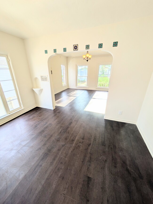 Building Photo - 4122 Van Buren Pl
