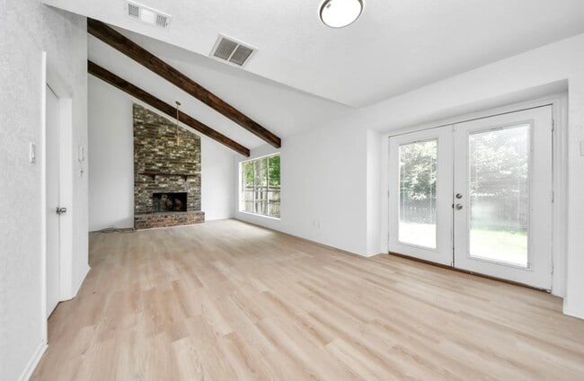 Foto del edificio - 3223 Deer Valley Dr