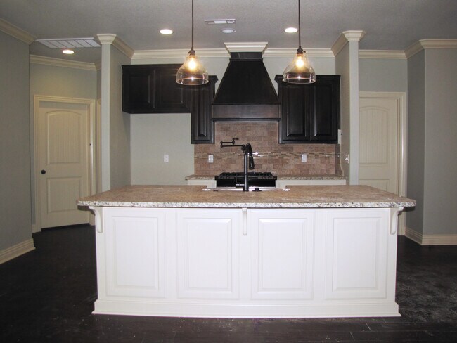 Foto del edificio - Now Pre-Leasing Stunning 3 Bedroom, 2.5 Ba...