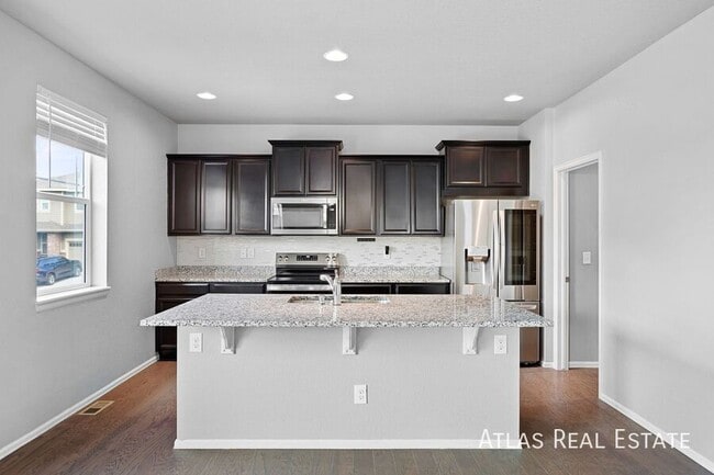 Building Photo - 1095 W 170th Pl