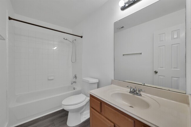 Foto del edificio - 8718 Sorrel Meadows Dr