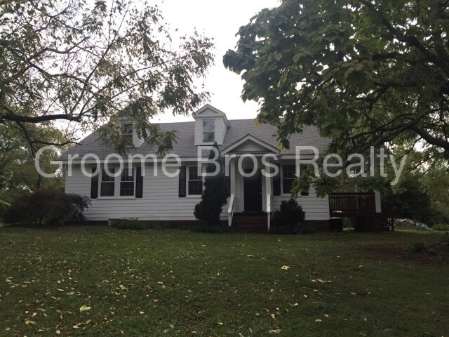 Foto principal - 8567 Camp Hill Rd
