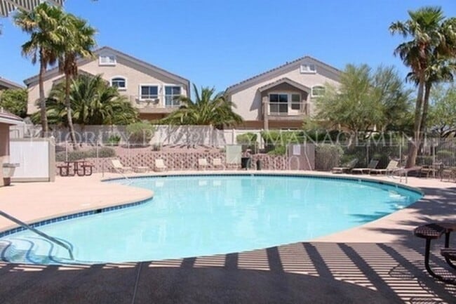 Foto del edificio - ~3 Bedroom Northwest Townhome ~ 1400sq. ft...