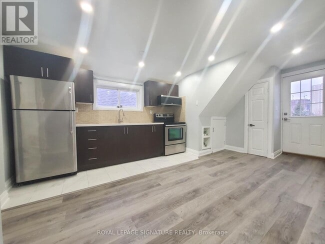 Building Photo - 77 Victoria Ave N