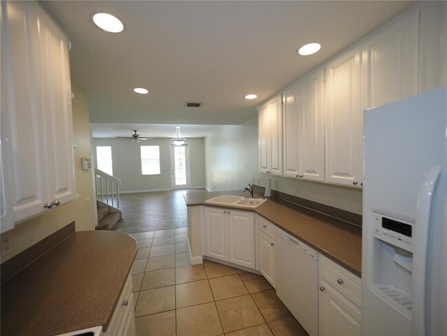 Building Photo - 1533 Napoli Dr E