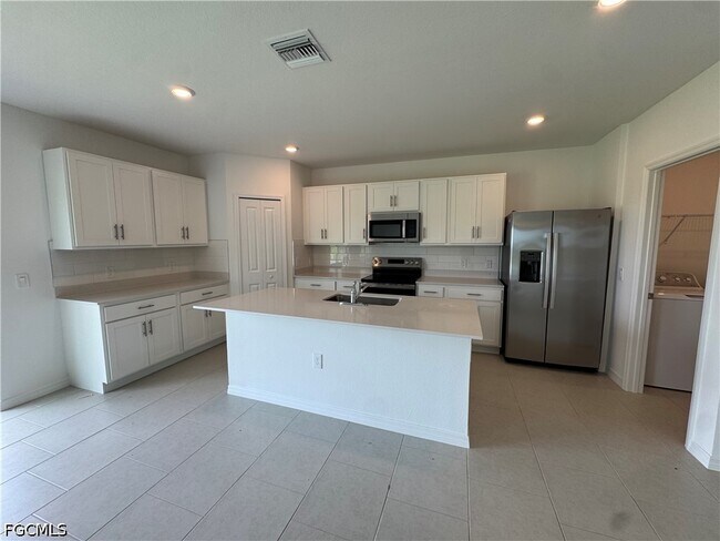 Building Photo - 16042 Palos Verdes St