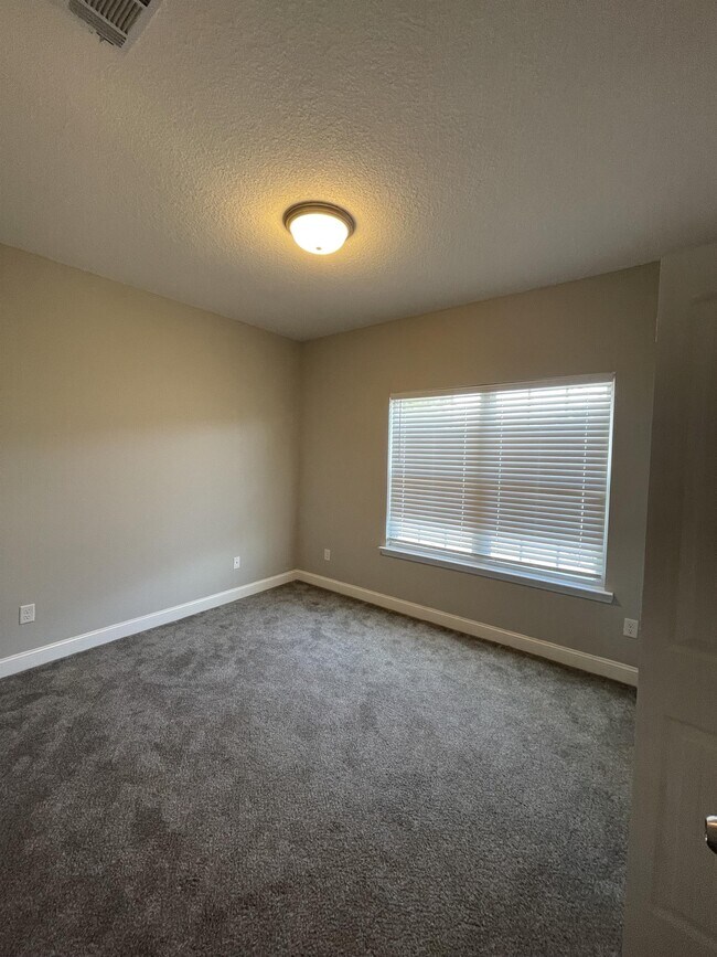 Foto del edificio - 424 Alcott Cir