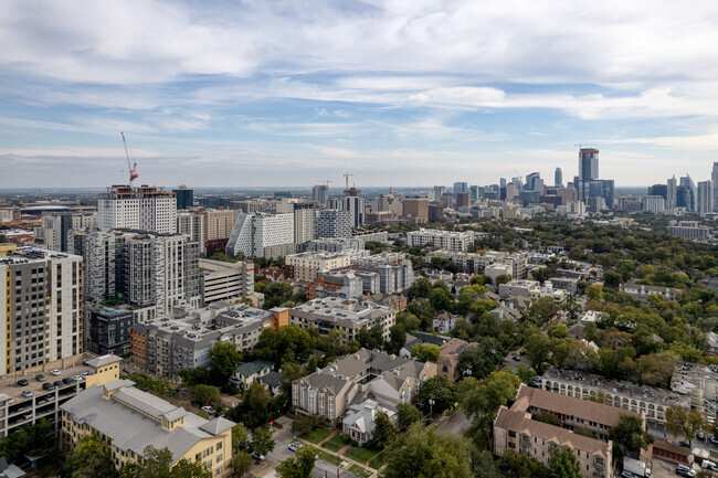 Foto aérea - Lenox Condominiums