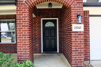 Building Photo - 21742 Winsome Rose Ct