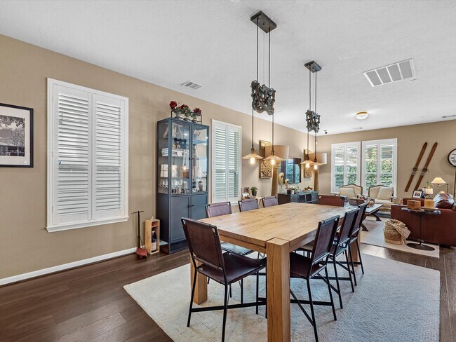 Foto del edificio - 8924 Hollister Commons Ln