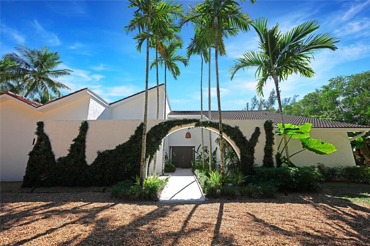 Primary Photo - 114 N Beach Rd