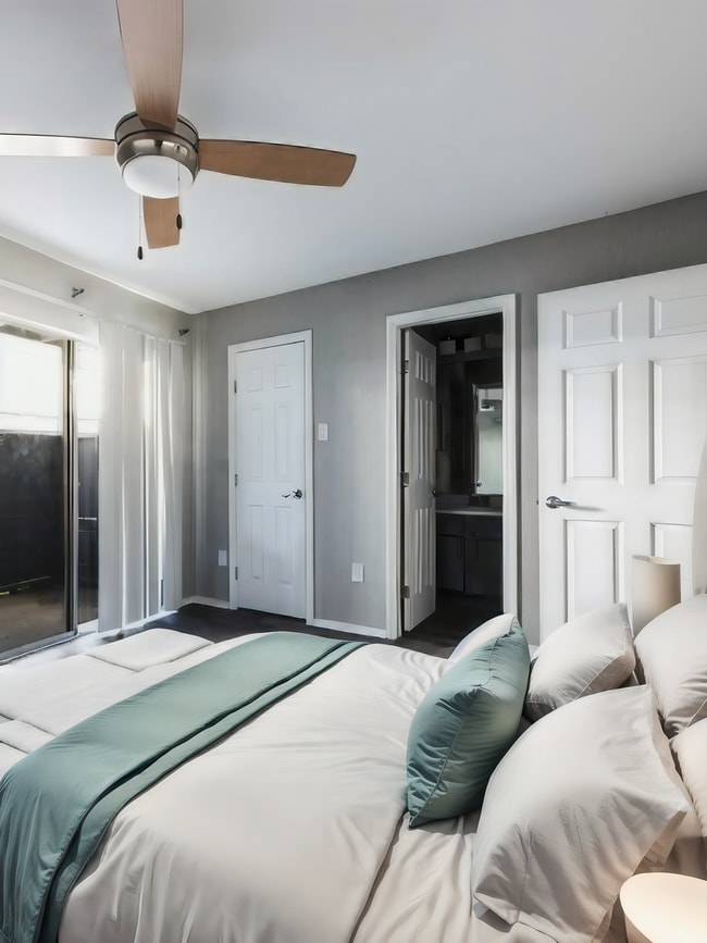 Interior Photo - Ventura North