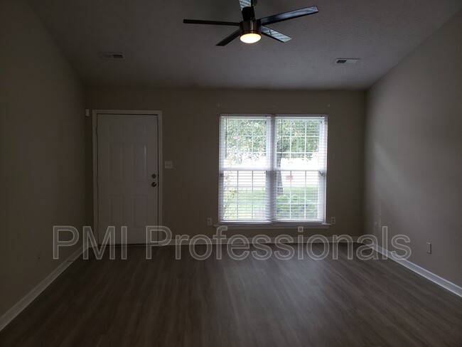 Foto del edificio - 2097 Stoney Meadow Dr