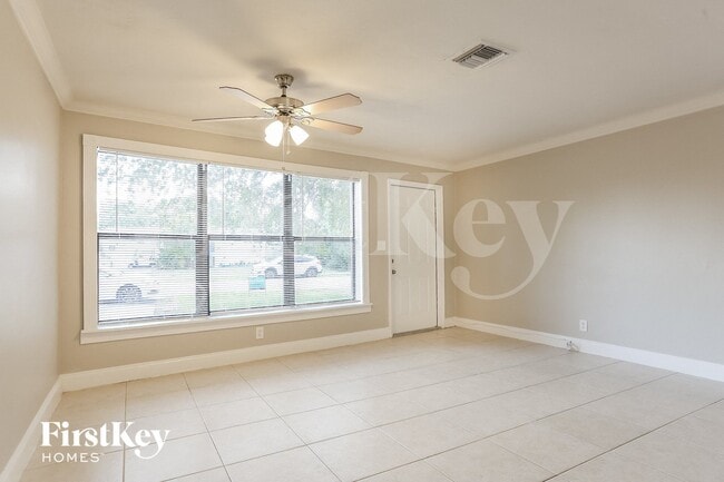 Foto del edificio - 2411 NE 10th Ave