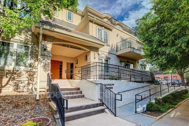 Building Photo - 40 S Madison St