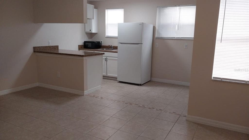 Building Photo - 761 Caribbean Dr