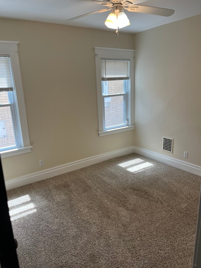 Building Photo - 481 McKinley Pky