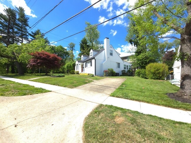 Building Photo - 2209 Quinton Rd