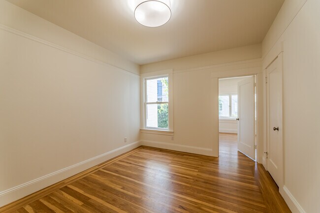 Building Photo - 3545 Pierce St