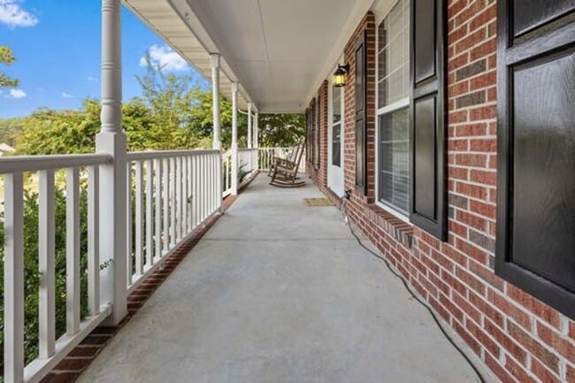 Building Photo - 5224 Miranda Dr