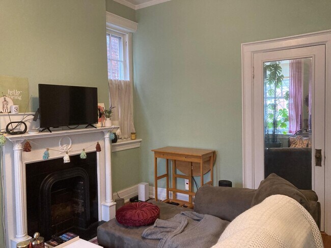 Foto del edificio - 2611 W Grace St