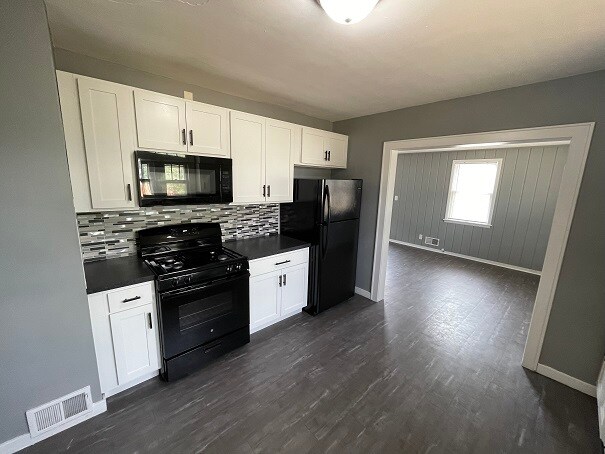Foto del edificio - 221 Garfield Ave SW