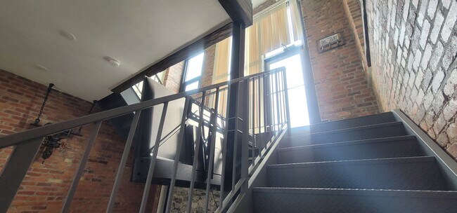 Foto del edificio - GORGEOUS, UNIQUE, LUXURY GEM right by BU C...