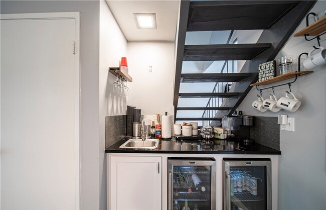 Building Photo - 4045 Via Encinas